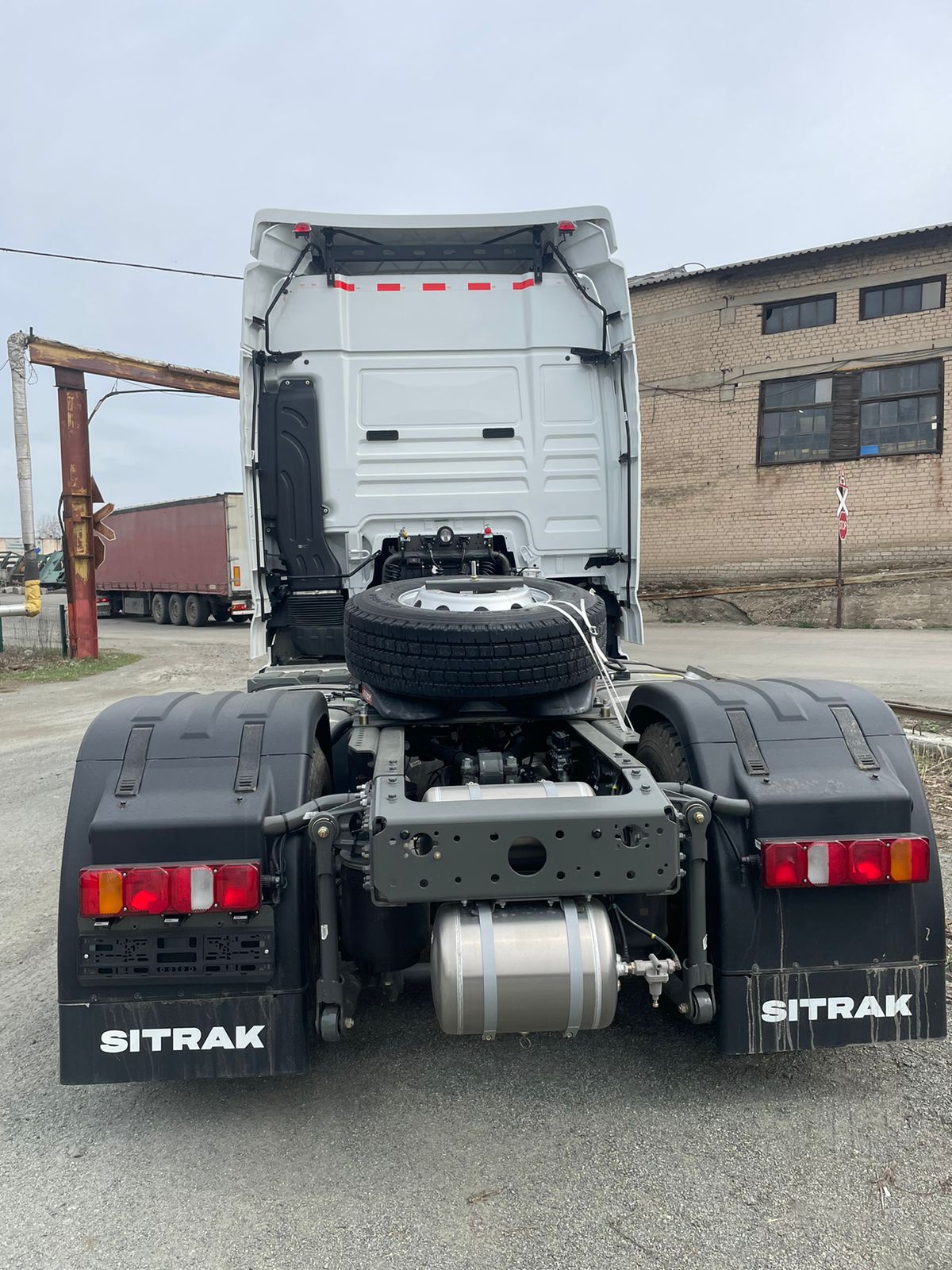 Sitrak 4X2 АКПП, кабина C7H-G
